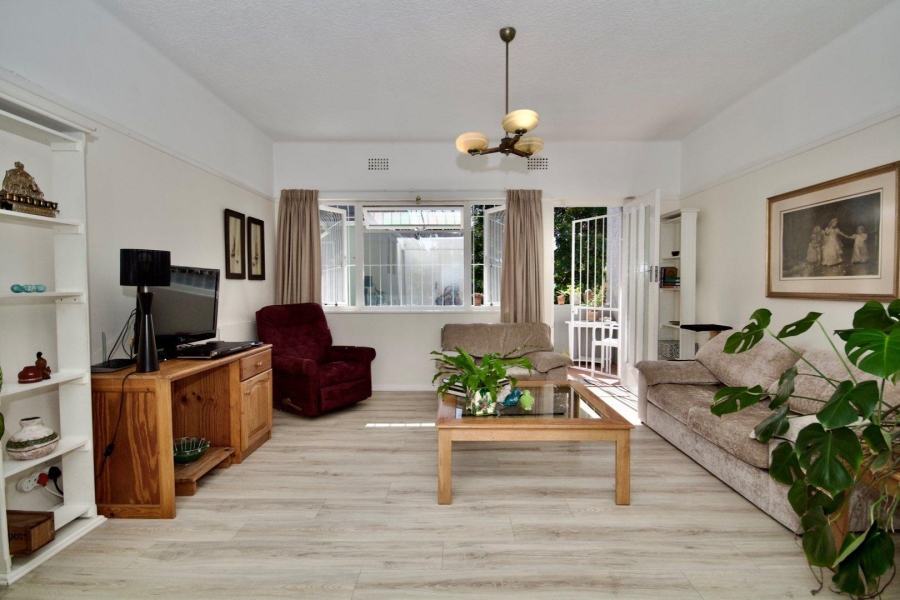 2 Bedroom Property for Sale in Vredehoek Western Cape
